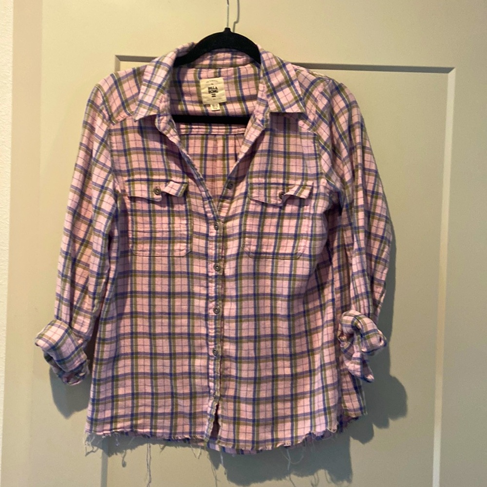 Billabong Pink plaid button up top, size Large